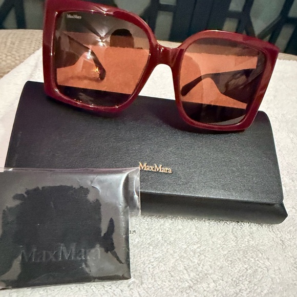 MaxMara Women’s Burgundy Sunglasses - Picture 9 of 10